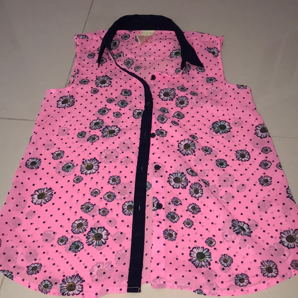 A cute mesh shirt with floral prints
